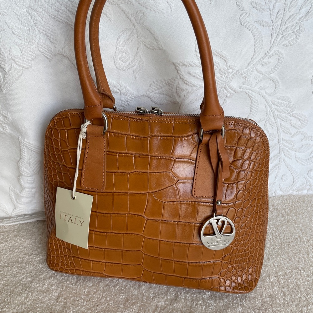 Tan designer Italian hand bag, pet free smoke free home
